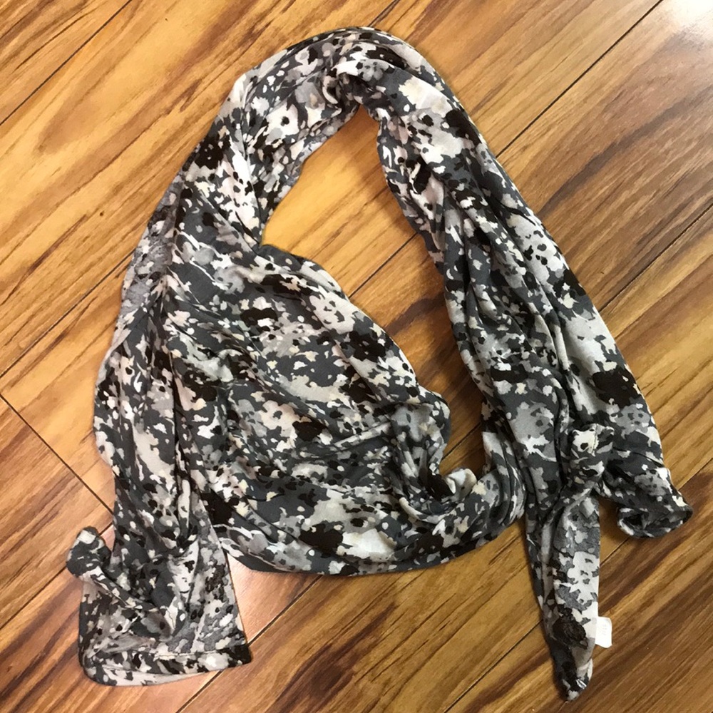 Scarf - Picture 2 of 5